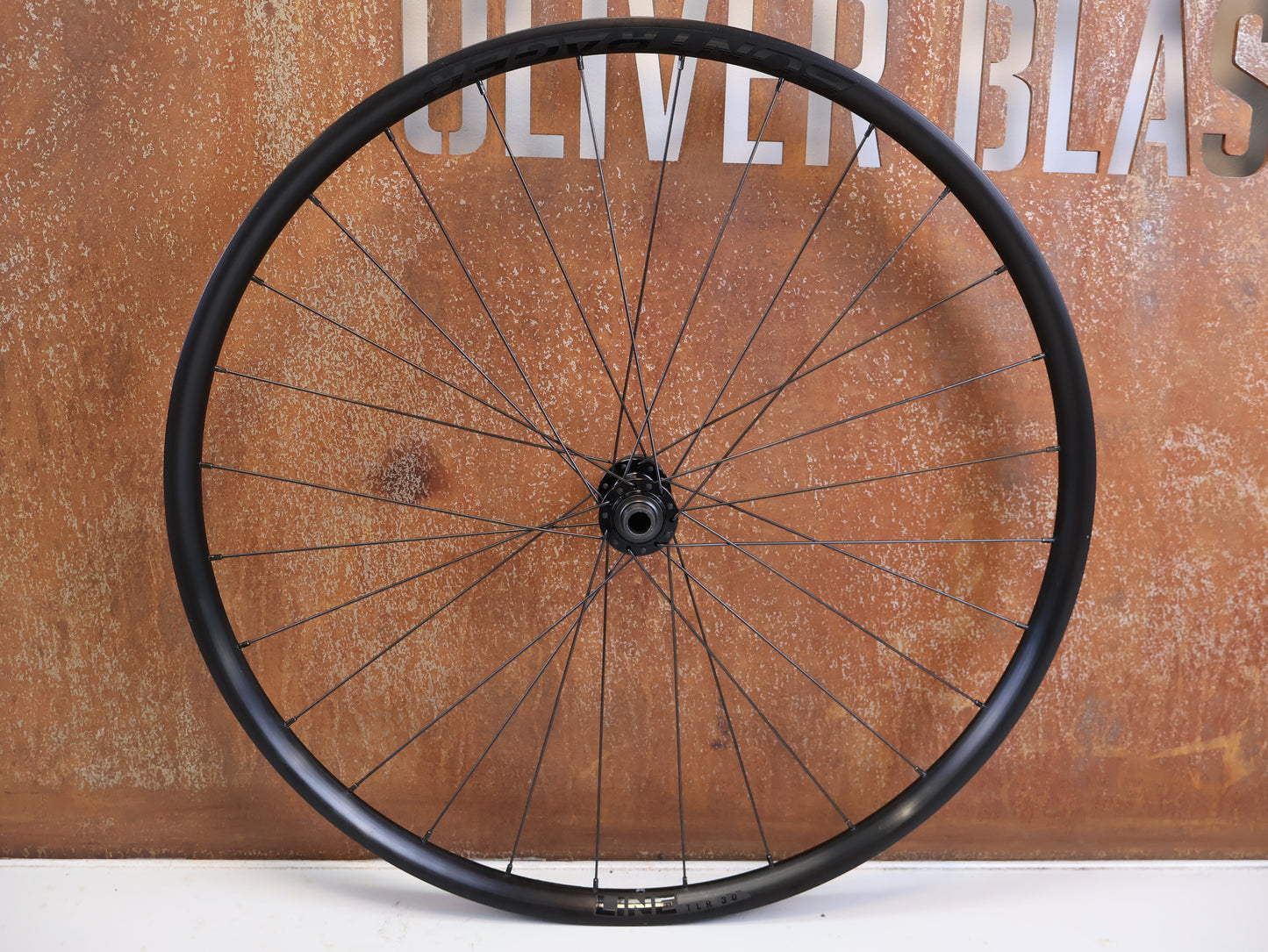 BONTRAGER LINE TLR 30 BOOST 29 MTB LAUFRADSATZ MICROSPLINE