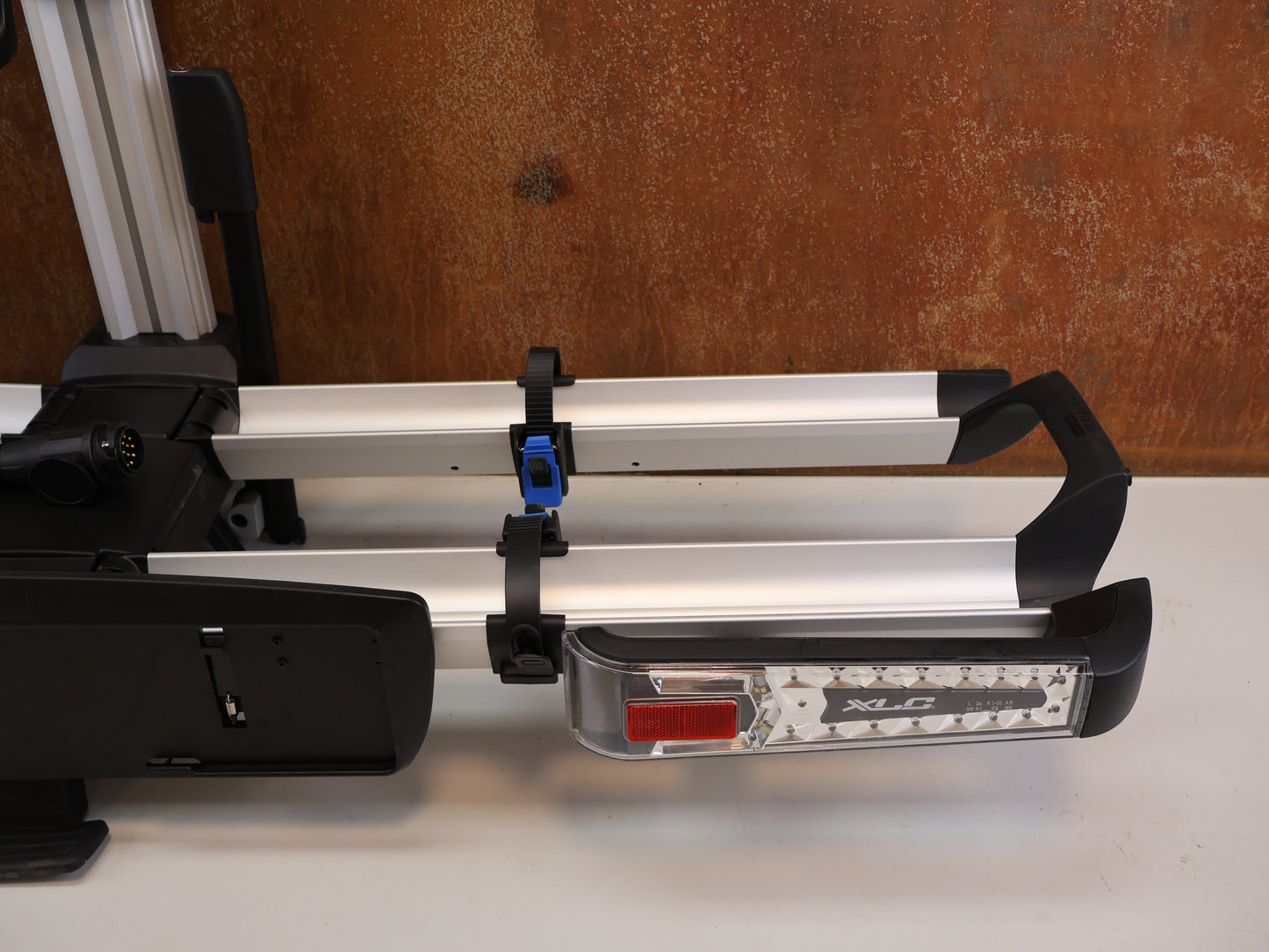 XLC ALMADA WORK-E VC-C07 HECKTRÄGER / 2 E-BIKES / MONTAGESTÄNDER / KLAPPBAR
