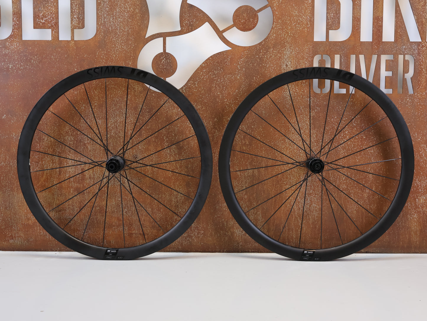 DT SWISS ARC 1100 DICUT DB 38 BLACK LABEL / CARBON LAUFRADSATZ / DISC / SHIMANO HG