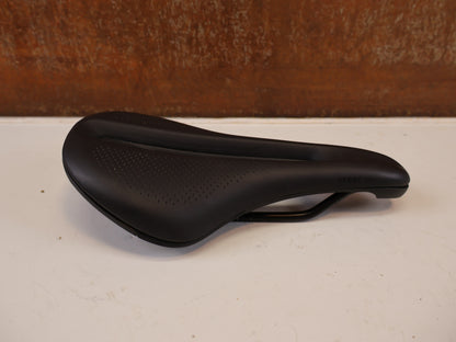 TREK VERSE SHORT COMP FAHRRADSATTEL 145 MM SCHWARZ