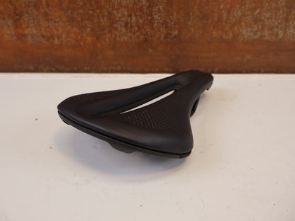TREK VERSE SHORT COMP FAHRRADSATTEL 145 MM SCHWARZ