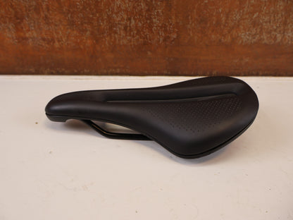 TREK VERSE SHORT COMP FAHRRADSATTEL 145 MM SCHWARZ