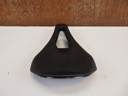 FI’ZI:K VENTO ARGO R1 SATTEL / CARBON RAILS / 140MM / 185G / RENNRAD