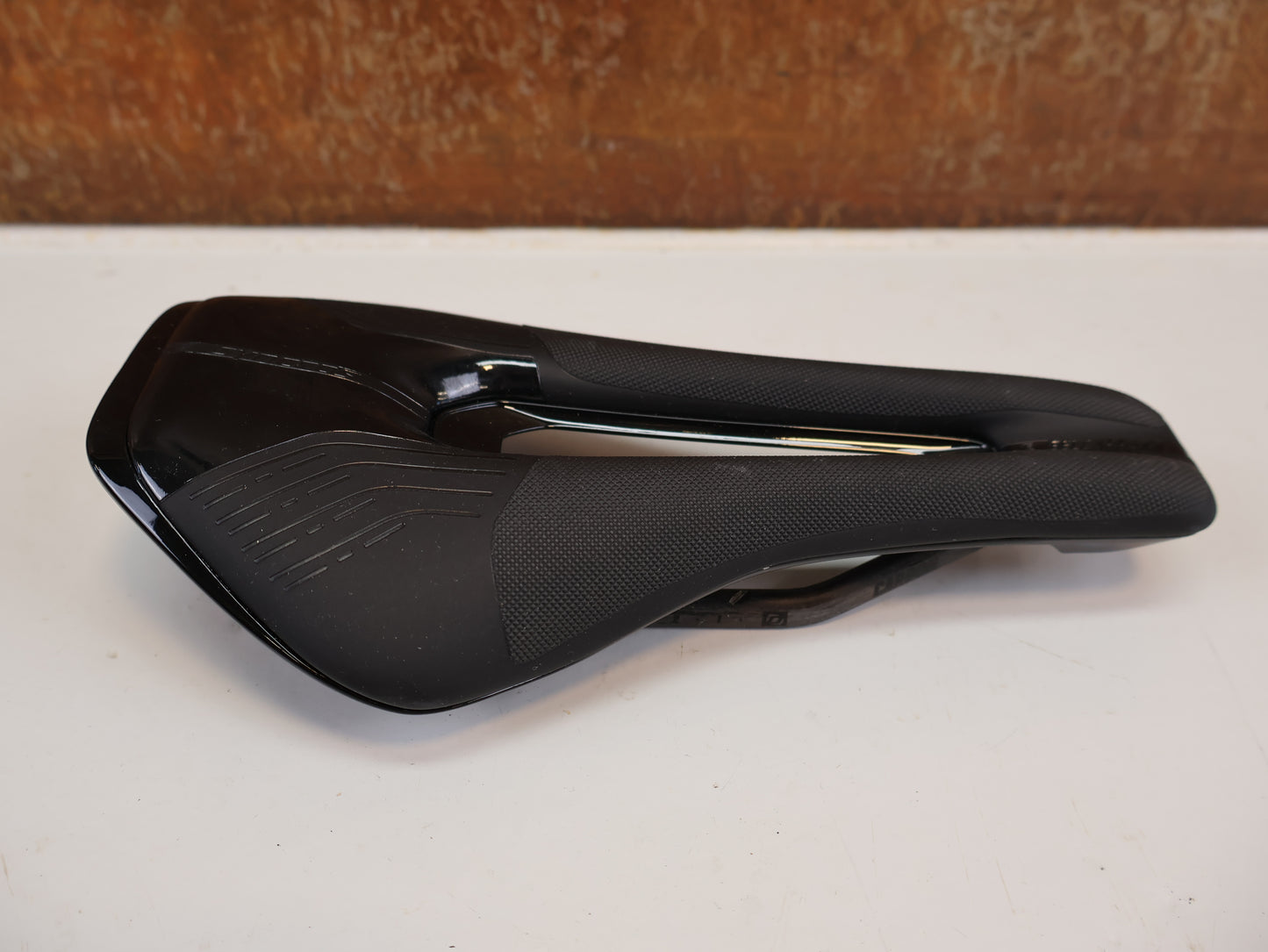 SYNCROS BELCARRA V 1.0 TT SATTEL / CARBON RAILS / 140MM / CUT OUT / BLACK