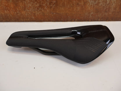 SYNCROS BELCARRA V 1.0 TT SATTEL / CARBON RAILS / 140MM / CUT OUT / BLACK