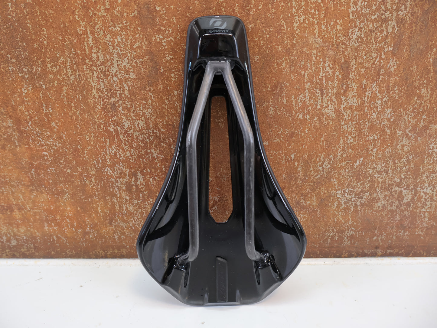 SYNCROS BELCARRA V 1.0 TT SATTEL / CARBON RAILS / 140MM / CUT OUT / BLACK