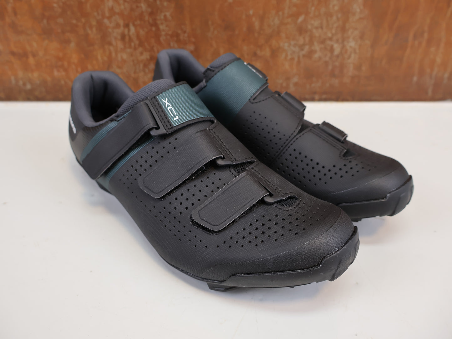 SHIMANO XC100 DAMEN MTB-SCHUHE / SCHWARZ / GR. 43 / SPD / GLASFASER-SOHLE