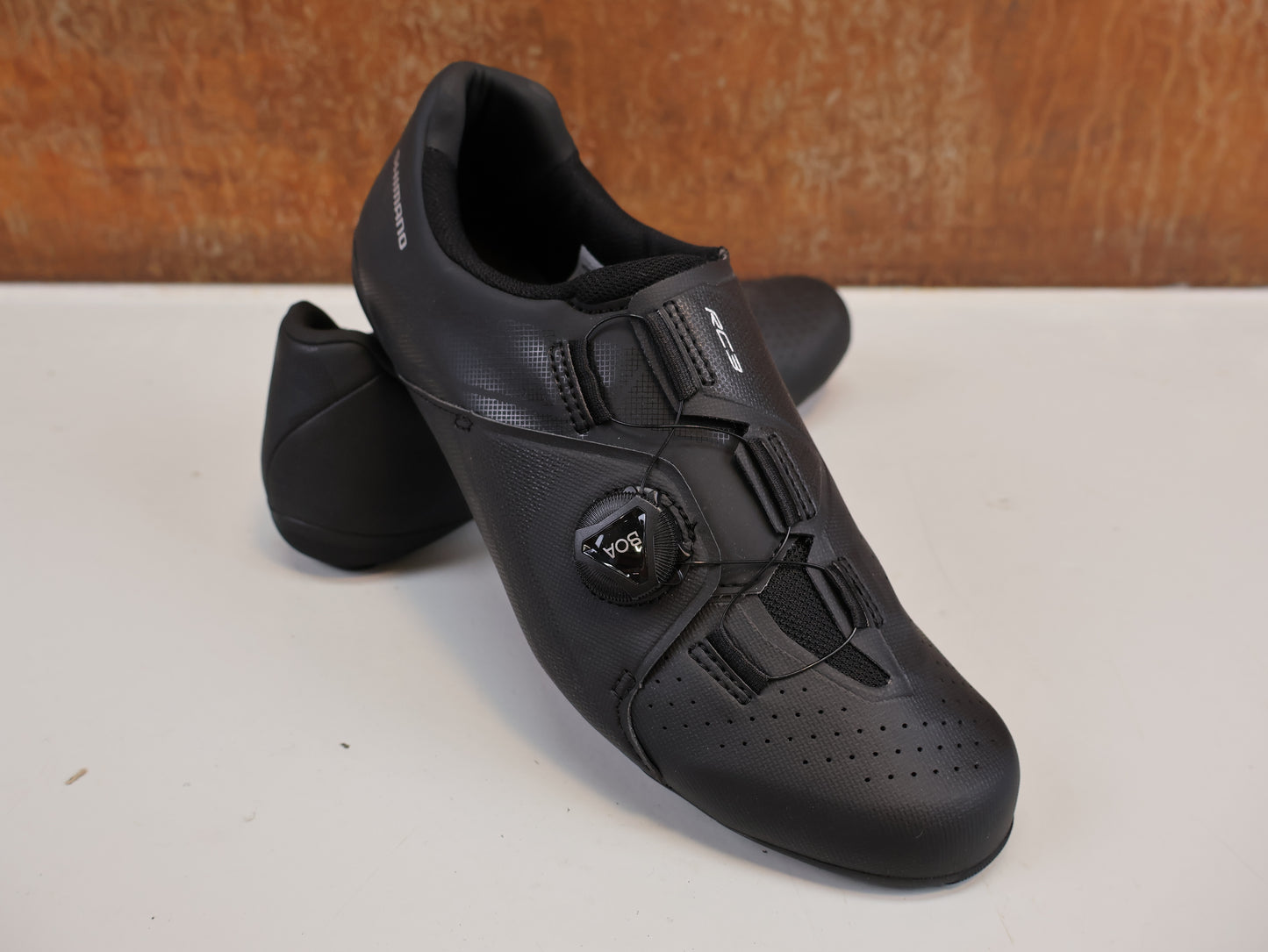 SHIMANO SH-RC300 RENNRADSCHUHE HERREN / SCHWARZ / GR. 43 / BOA L6 / SPD-SL