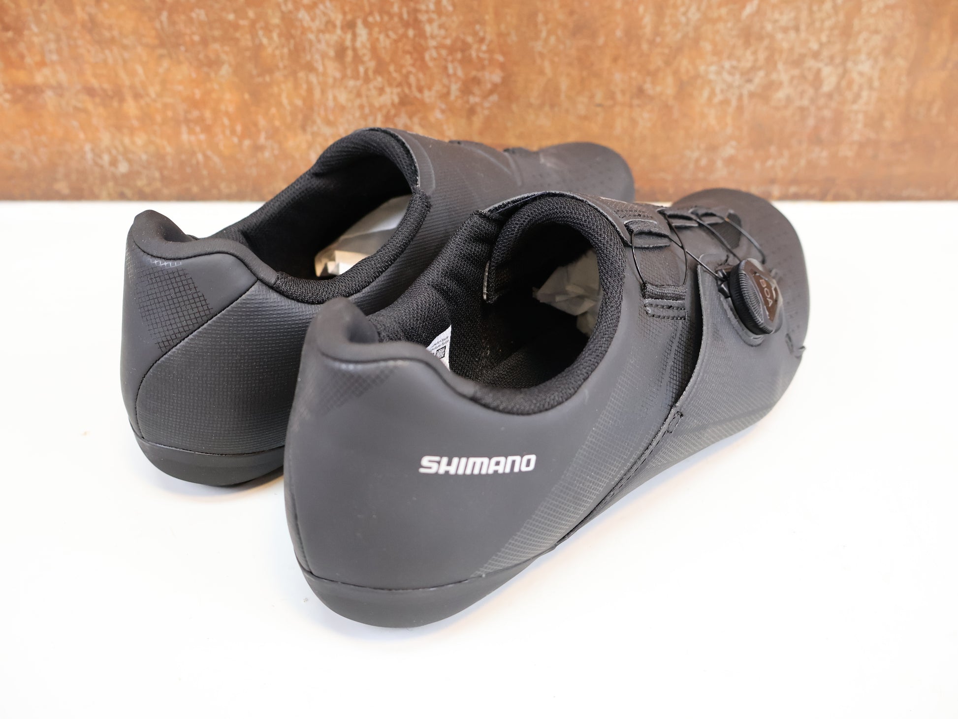 fahrradschuhe rennrad shimano rc300 schwarz SHIMANO SH-RC300 RENNRADSCHUHE HERREN / SCHWARZ / GR. 43 / BOA L6 / SP – USEDBIKES-OB.DE