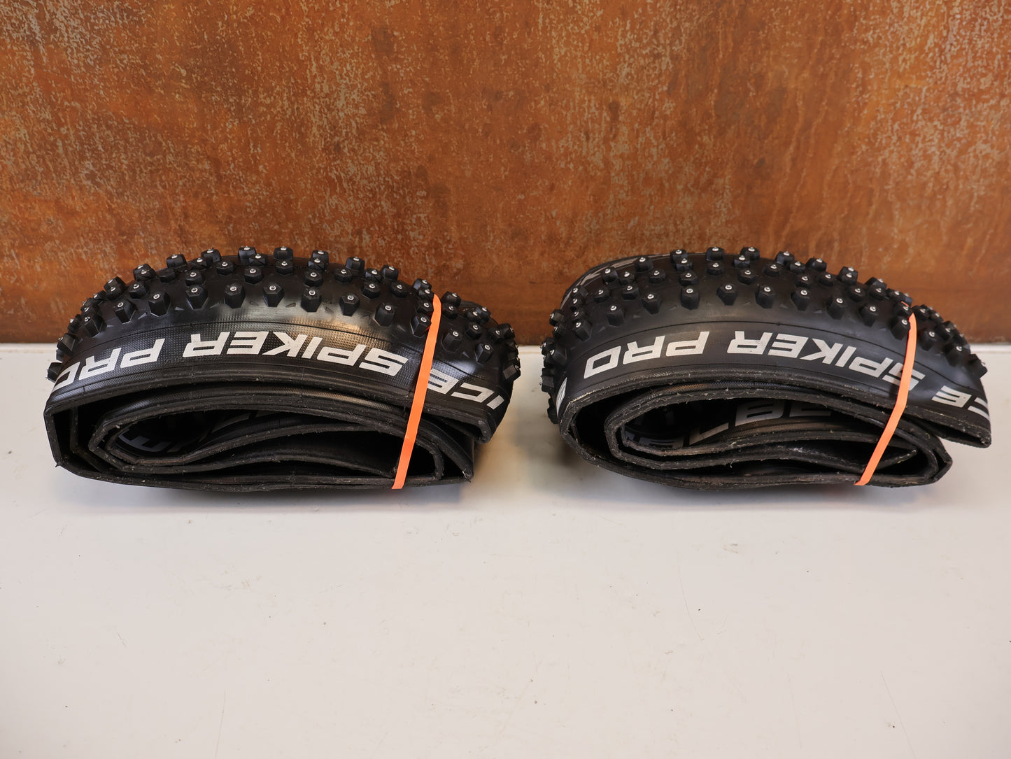 SCHWALBE ICE SPIKER PRO 29 ZOLL SPIKEREIFEN SET / 2 STÜCK