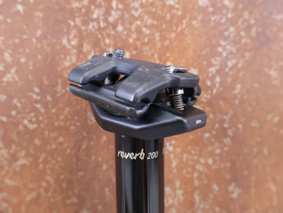 RockShox Reverb AXS B2 Vario-Sattelstütze 31,6mm 200mm