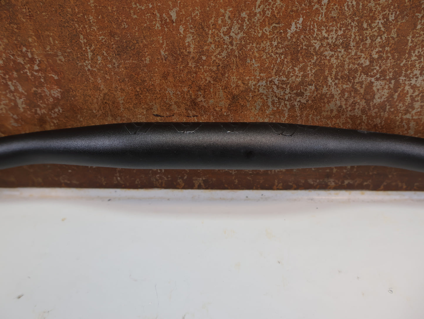 LEVELNINE KIDS RISER-LENKER / 25.4 MM / 590 MM BREITE / 15 MM RISE / STEALTH