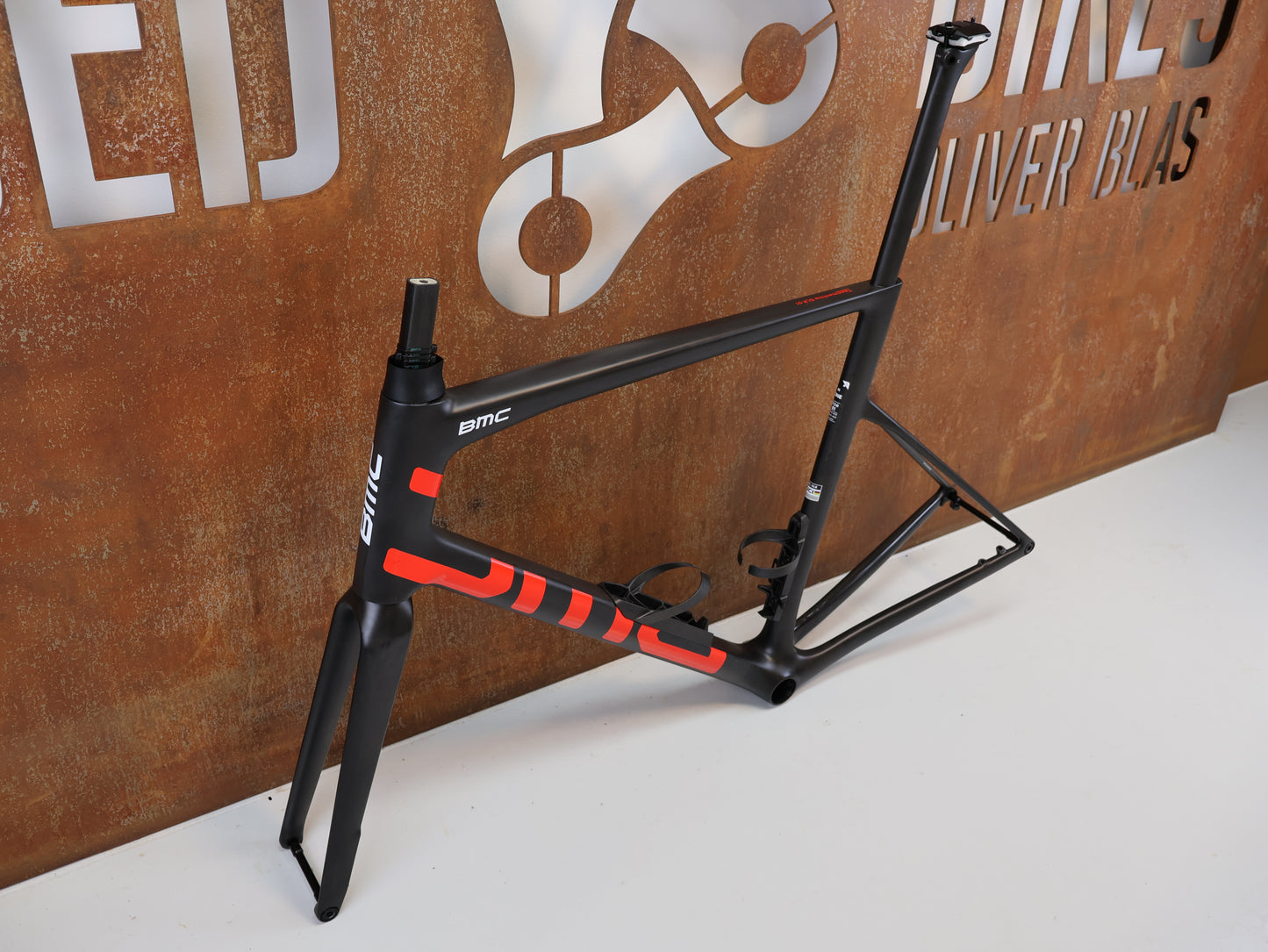 BMC TEAMMACHINE SLR 01 RAHMENSET / CARBON / NEON RED / GRÖSSE 61 / 1500G