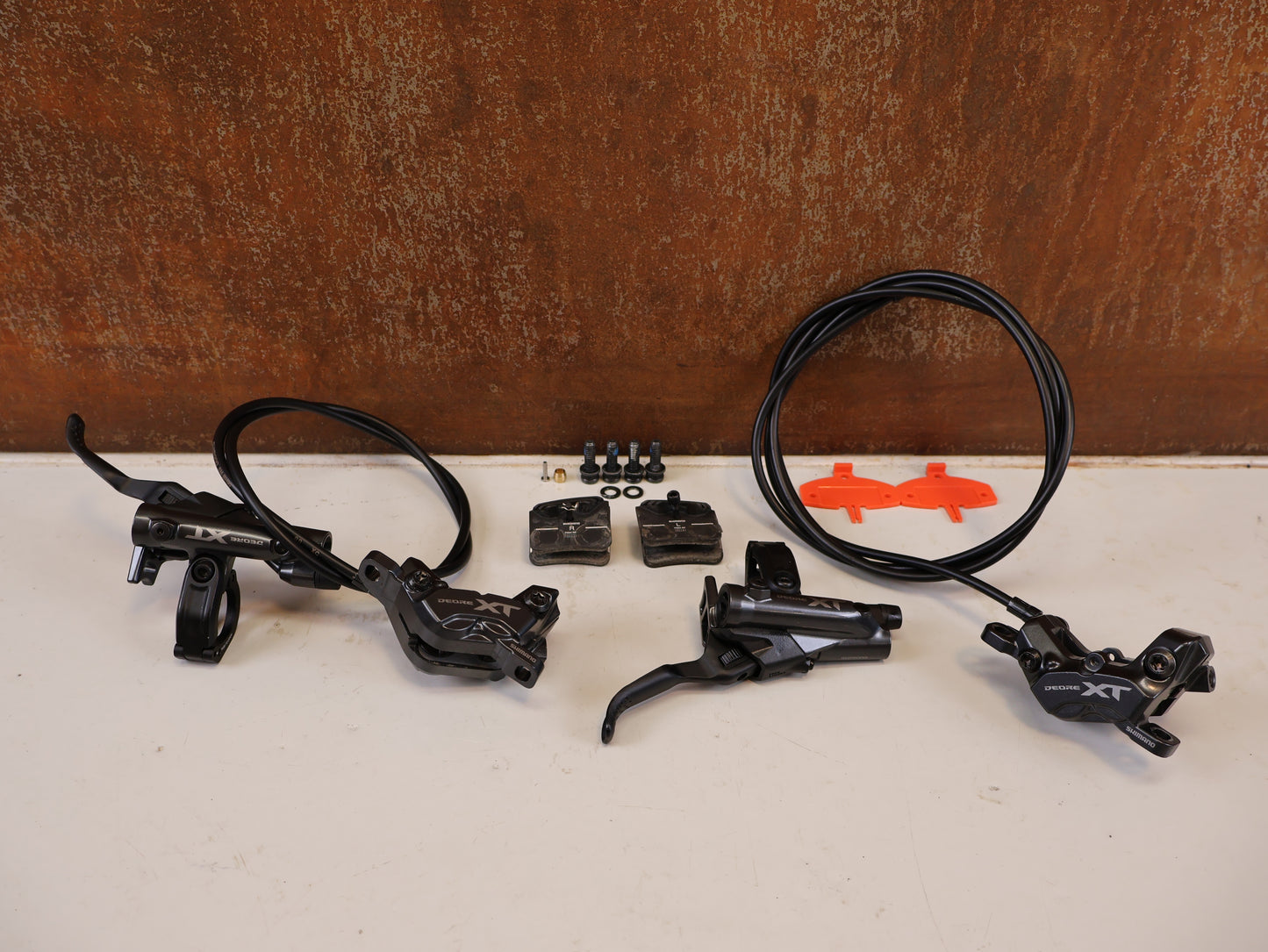 SHIMANO XT BL-M8200 / BR-M8220 4 KOLBEN SCHEIBENBREMSE SET