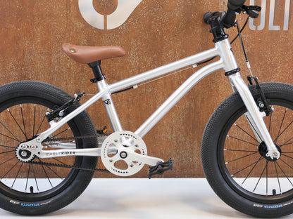 EARLY RIDER BELTER 16 / KINDERFAHRRAD / RIEMENANTRIEB / 6,19 KG / SILBER