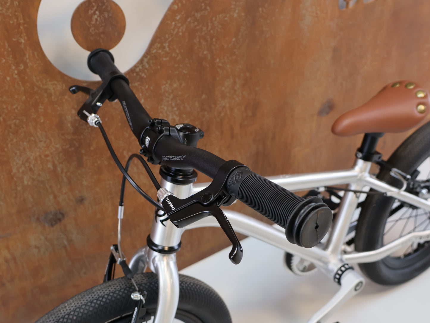 EARLY RIDER BELTER 16 / KINDERFAHRRAD / RIEMENANTRIEB / 6,19 KG / SILBER