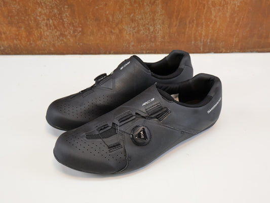 SHIMANO SH-RC300 WIDE RENNRADSCHUHE / BLACK / BREITE PASSFORM / BOA L6 / SPD-SL