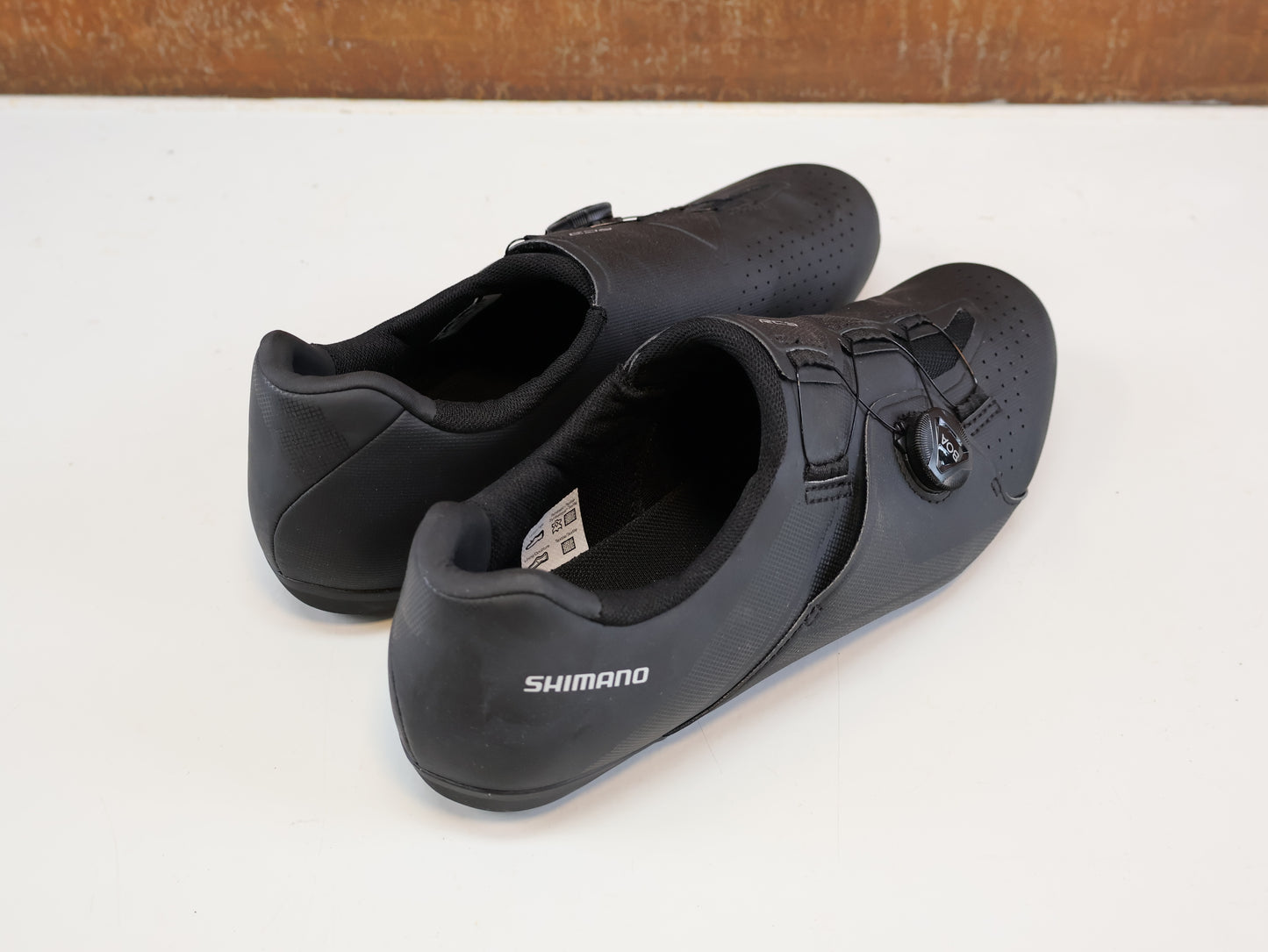 SHIMANO SH-RC300 WIDE RENNRADSCHUHE / BLACK / BREITE PASSFORM / BOA L6 / SPD-SL