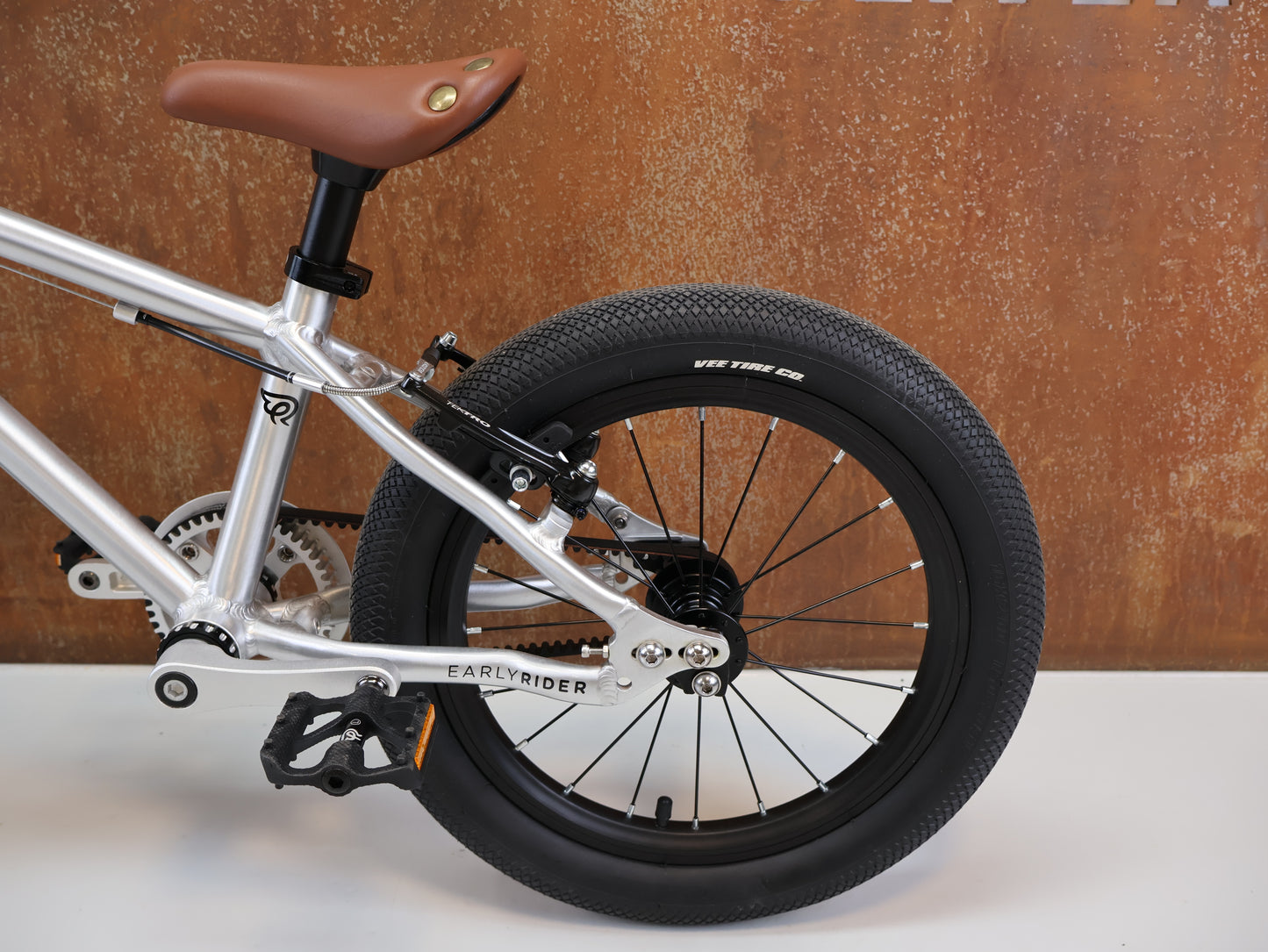 EARLY RIDER BELTER 16 / KINDERFAHRRAD / RIEMENANTRIEB / 6,19 KG / SILBER