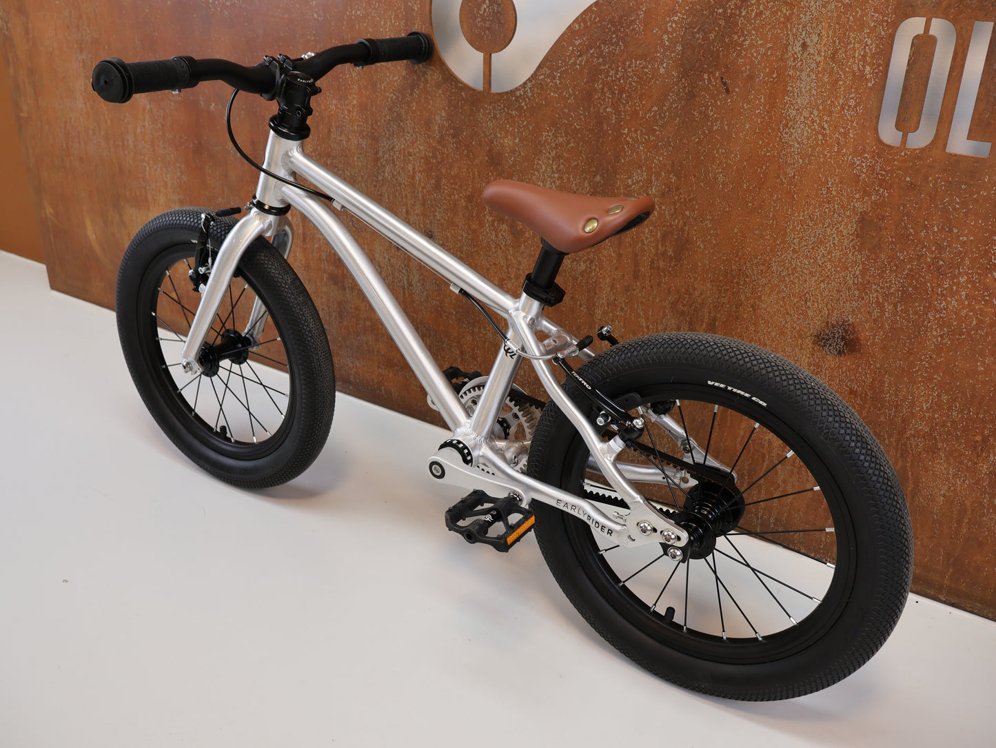 EARLY RIDER BELTER 16 / KINDERFAHRRAD / RIEMENANTRIEB / 6,19 KG / SILBER