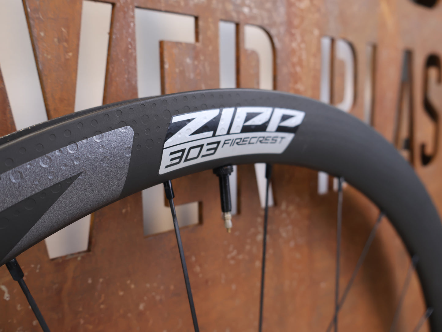 ZIPP 303 FIRECREST TUBELESS LAUFRADSATZ / SRAM XDR / CARBON / CENTERLOCK