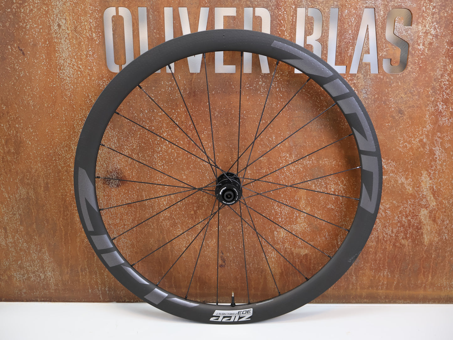 ZIPP 303 FIRECREST TUBELESS LAUFRADSATZ / SRAM XDR / CARBON / CENTERLOCK