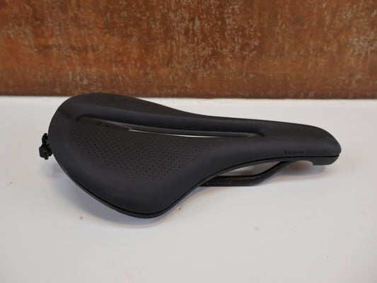 BONTRAGER VERSE SHORT PRO SATTEL / CARBONSTREBEN – 250 × 155 MM