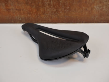 BONTRAGER VERSE SHORT PRO SATTEL / CARBONSTREBEN – 250 × 155 MM