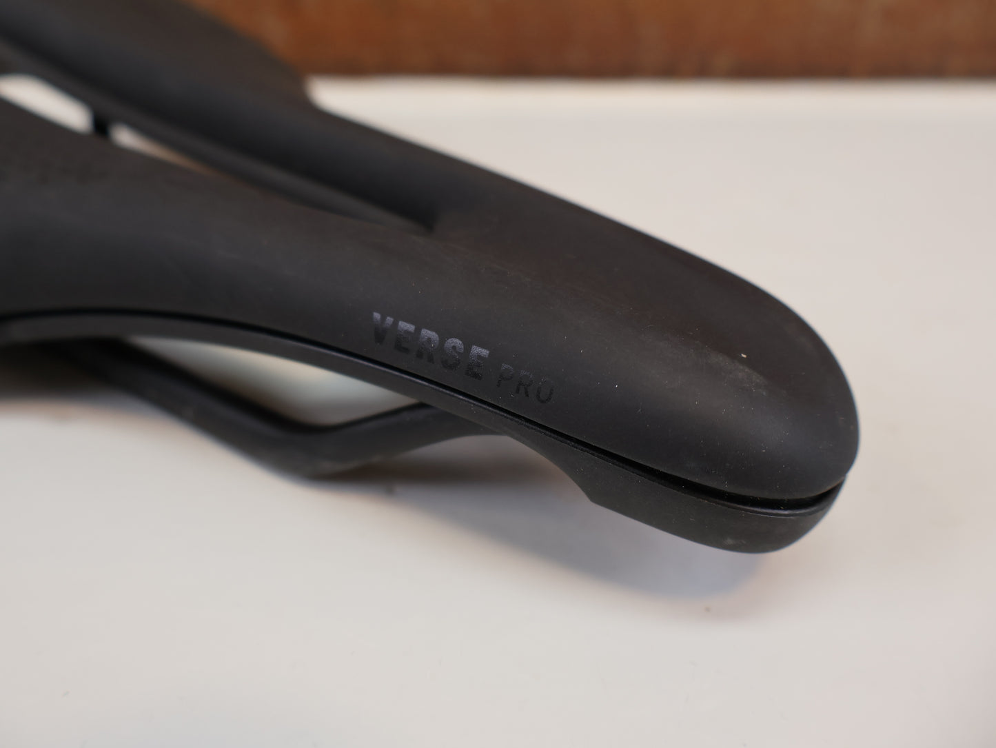 BONTRAGER VERSE SHORT PRO SATTEL / CARBONSTREBEN – 250 × 155 MM