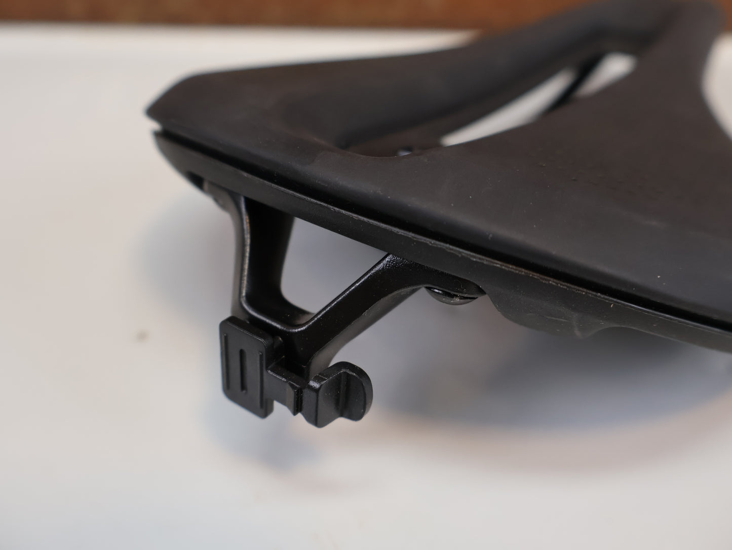 BONTRAGER VERSE SHORT PRO SATTEL / CARBONSTREBEN – 250 × 155 MM