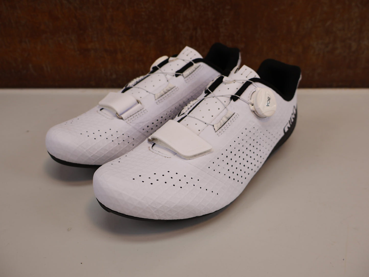 GIRO CADET RENNRADSCHUH / WEISS / GRÖSSE 43 / BOA L6 / CARBON-REINFORCED