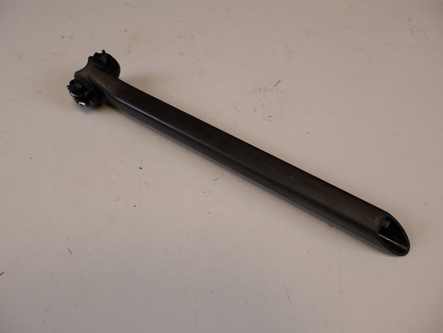 SYNCROS DUNCAN SL D SHAPE CARBON SATTELSTÜTZE 20MM