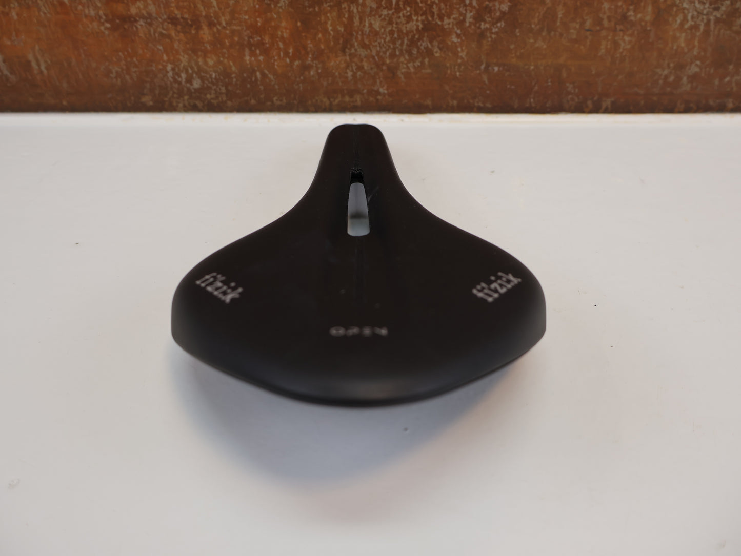FIZIK ARIONE R5 OPEN LARGE / RENNRADSATTEL / S-ALLOY / WINGFLEX / SCHWARZ
