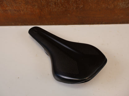 SYNCROS BELCARRA 1.0 CARBON REGULAR SATTEL 130MM