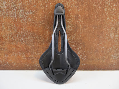 FIZIK ARIONE R5 OPEN LARGE / RENNRADSATTEL / S-ALLOY / WINGFLEX / SCHWARZ