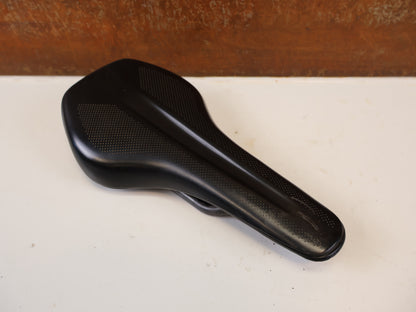 SYNCROS BELCARRA 1.0 CARBON REGULAR SATTEL 130MM