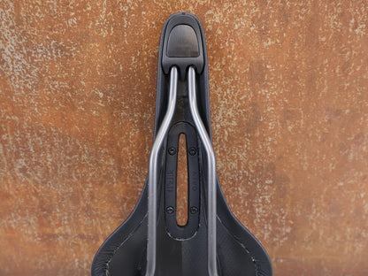 FIZIK ARIONE R5 OPEN LARGE / RENNRADSATTEL / S-ALLOY / WINGFLEX / SCHWARZ