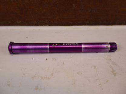 Burgtec RockShox Boost Steckachse 15x110mm Purple Rain 158mm