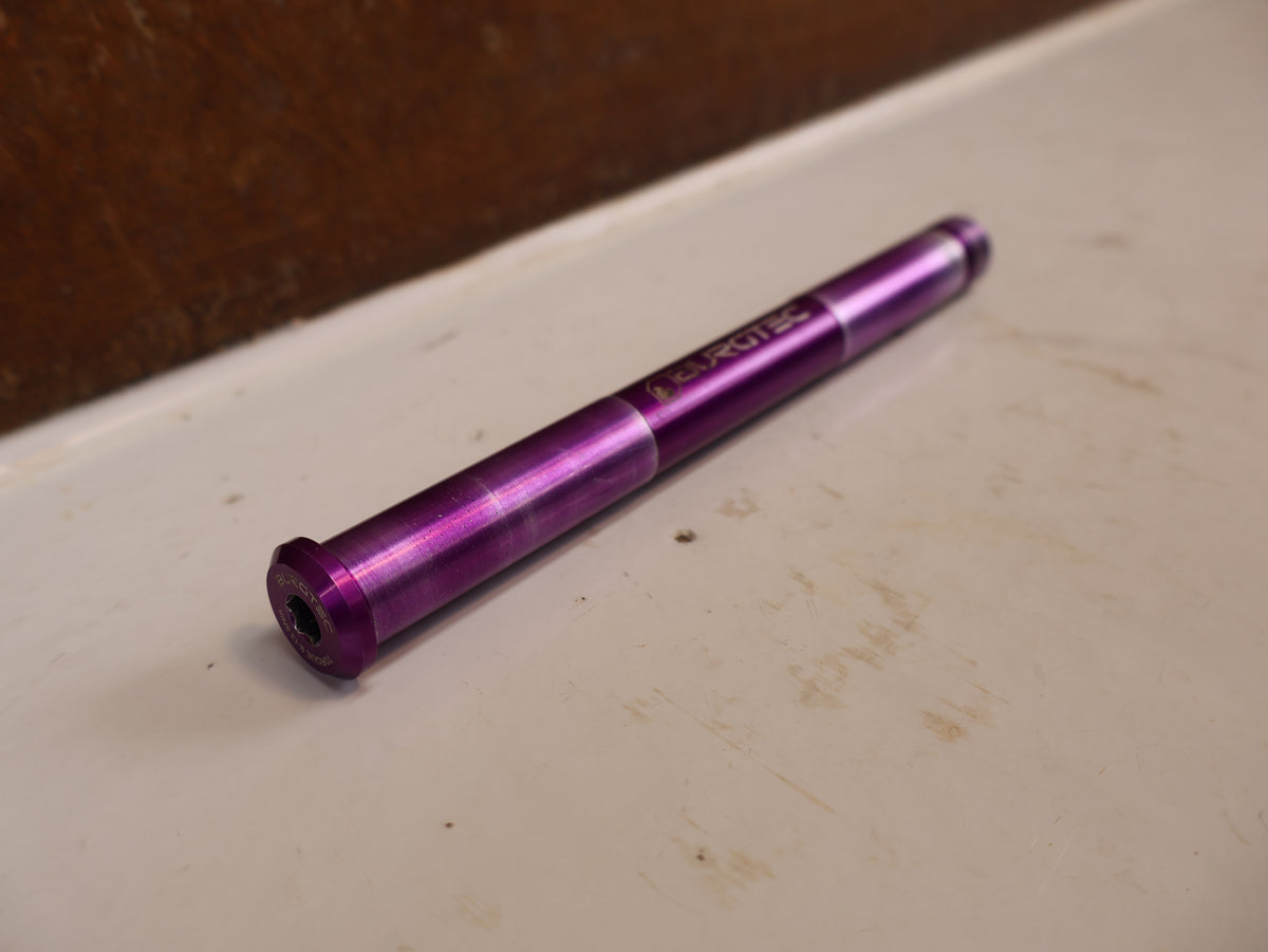 Burgtec RockShox Boost Steckachse 15x110mm Purple Rain 158mm