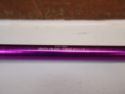 Burgtec Trek Steckachse 184.5mm M12x1.0 Purple Rain 10104