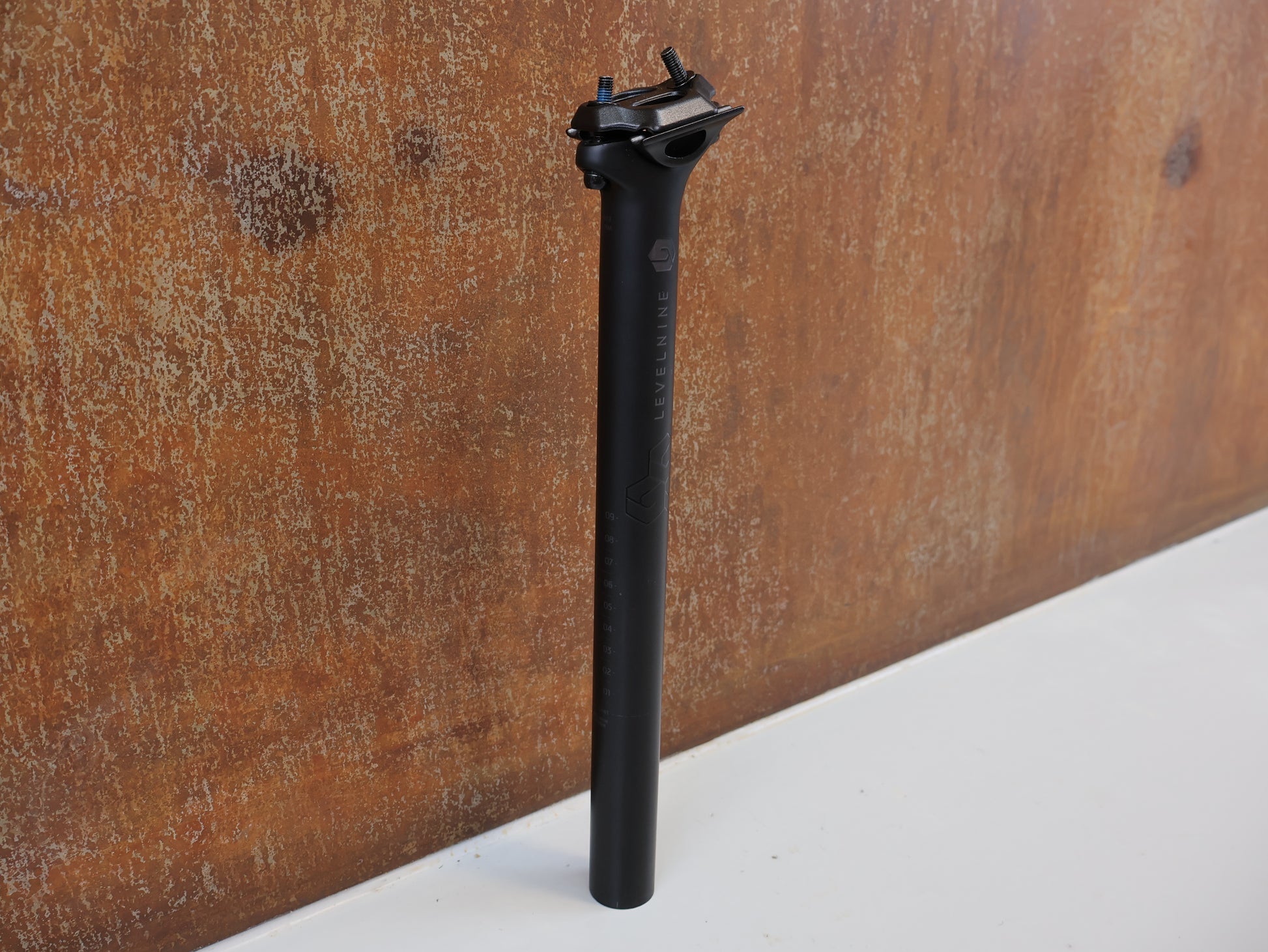 LEVELNINE UNIVERSAL CARBON SATTELSTÜTZE / 30.9 MM / 350 MM / SB 0 MM –