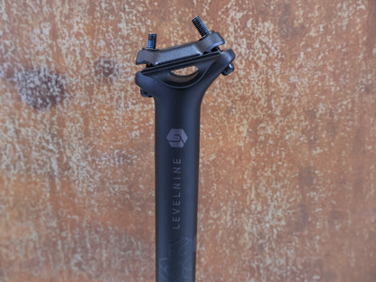 LEVELNINE UNIVERSAL CARBON SATTELSTÜTZE / 30.9 MM / 350 MM / SB 0 MM