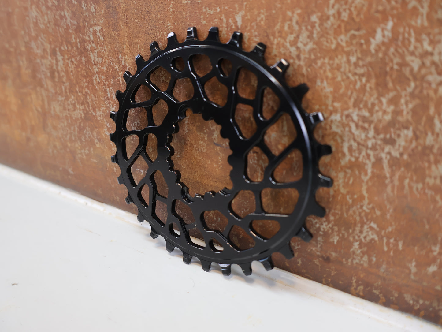 ABSOLUTE BLACK KETTENBLATT OVAL / DIRECT MOUNT / 30 ZÄHNE / SRAM BB30