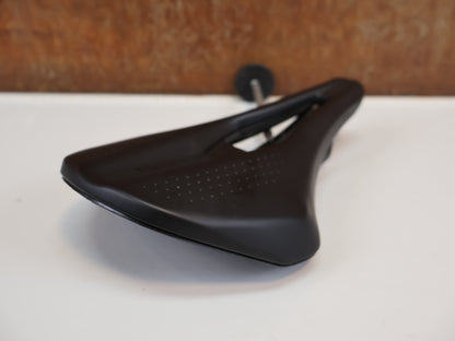 FIZIK TEMPO ARGO R1 SATTEL / ROAD & ENDURANCE / 150 MM / CARBON-GESTELL