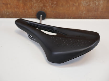 FIZIK TEMPO ARGO R1 SATTEL / ROAD & ENDURANCE / 150 MM / CARBON-GESTELL