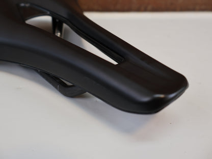 FIZIK TEMPO ARGO R1 SATTEL / ROAD & ENDURANCE / 150 MM / CARBON-GESTELL