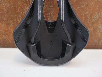 FIZIK TEMPO ARGO R1 SATTEL / ROAD & ENDURANCE / 150 MM / CARBON-GESTELL