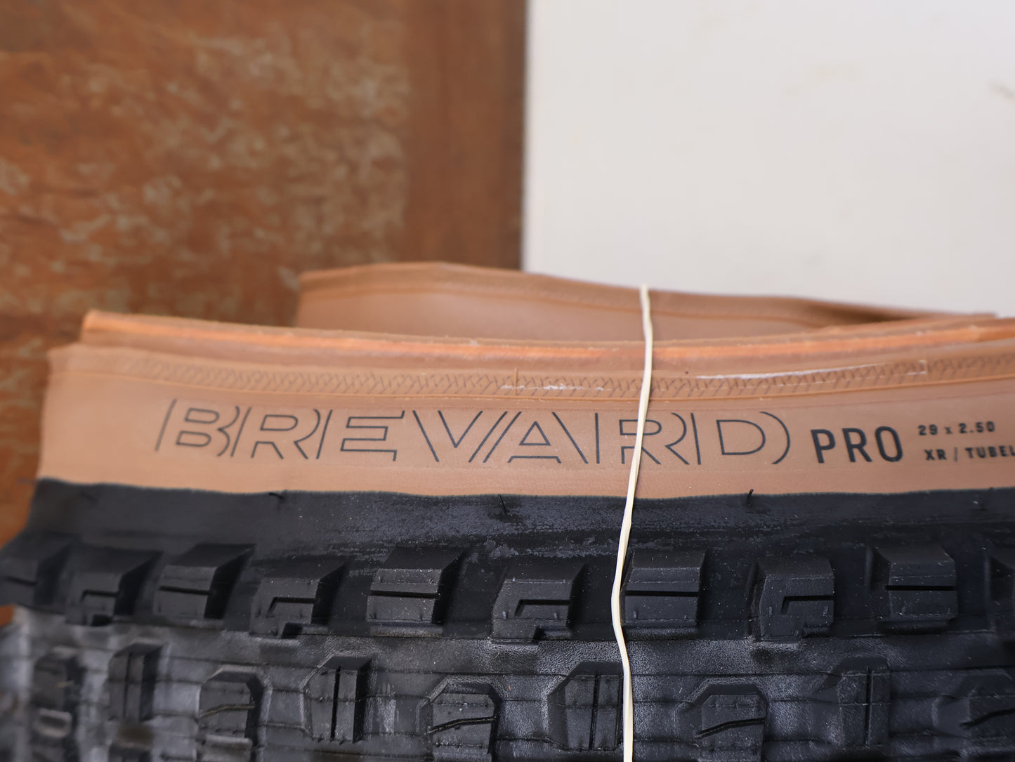 BONTRAGER BREVARD PRO XR TLR 29 X 2.5 TANWALL REIFEN