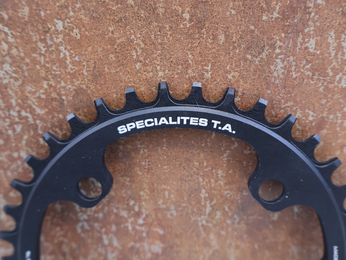 SPECIALITES T.A. KETTENBLATT ONE 104 / 38 ZÄHNE / 10-11-12-FACH