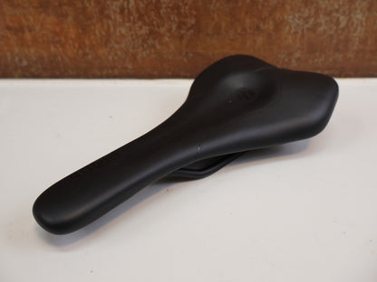 SQLAB 612 ERGOWAVE SATTEL / 130 MM / ROAD & MTB RACE / ERGONOMISCH